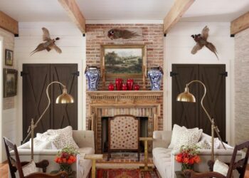 Tips on arranging furniture and selecting color schemes for gaming