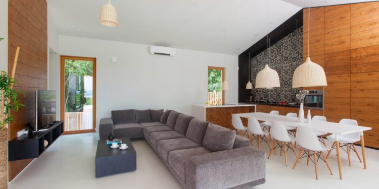 The Beauty of Seamless Floors: Exploring Microcement Options